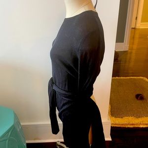 BCBGMAX AZRIA Black Ltweight Split Back Sweater XS